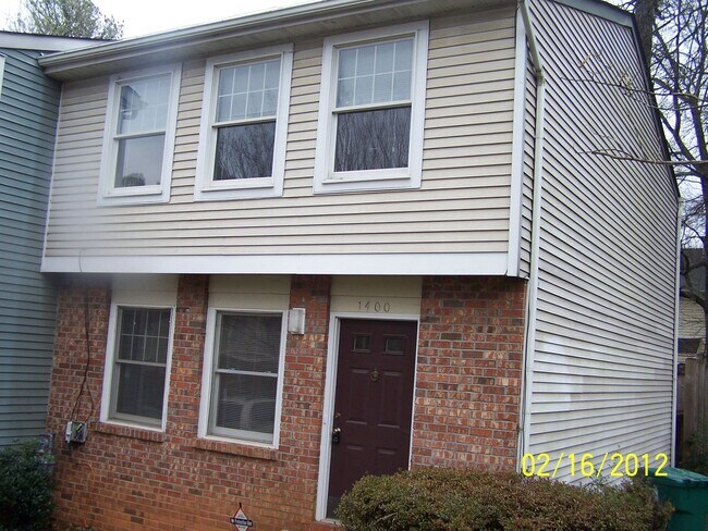 Building Photo - Springleaf Circle