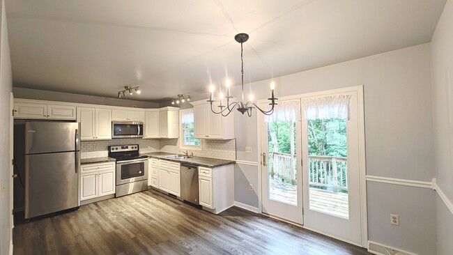 Building Photo - Ephrata Townhome 3 bed 1.5 bath