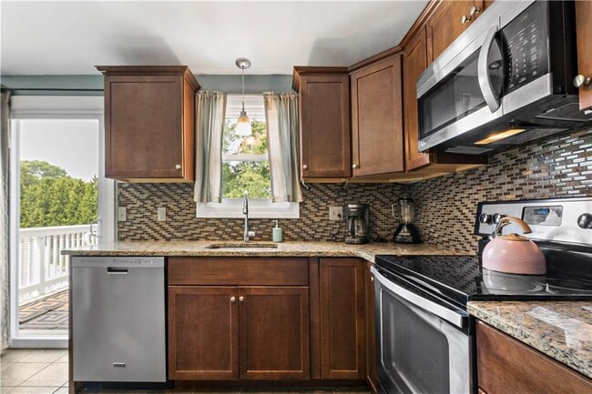 Building Photo - 66 Tupelo Trl