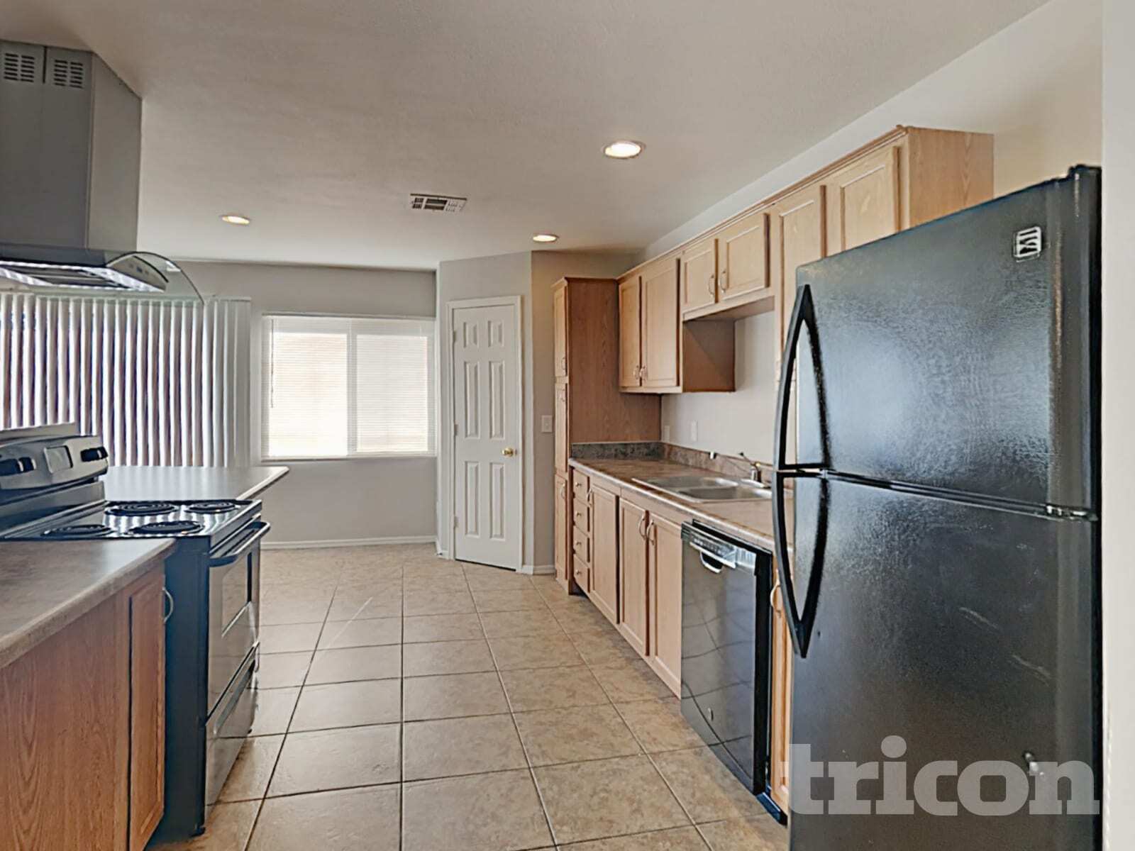 Building Photo - 13129 N 21st Dr