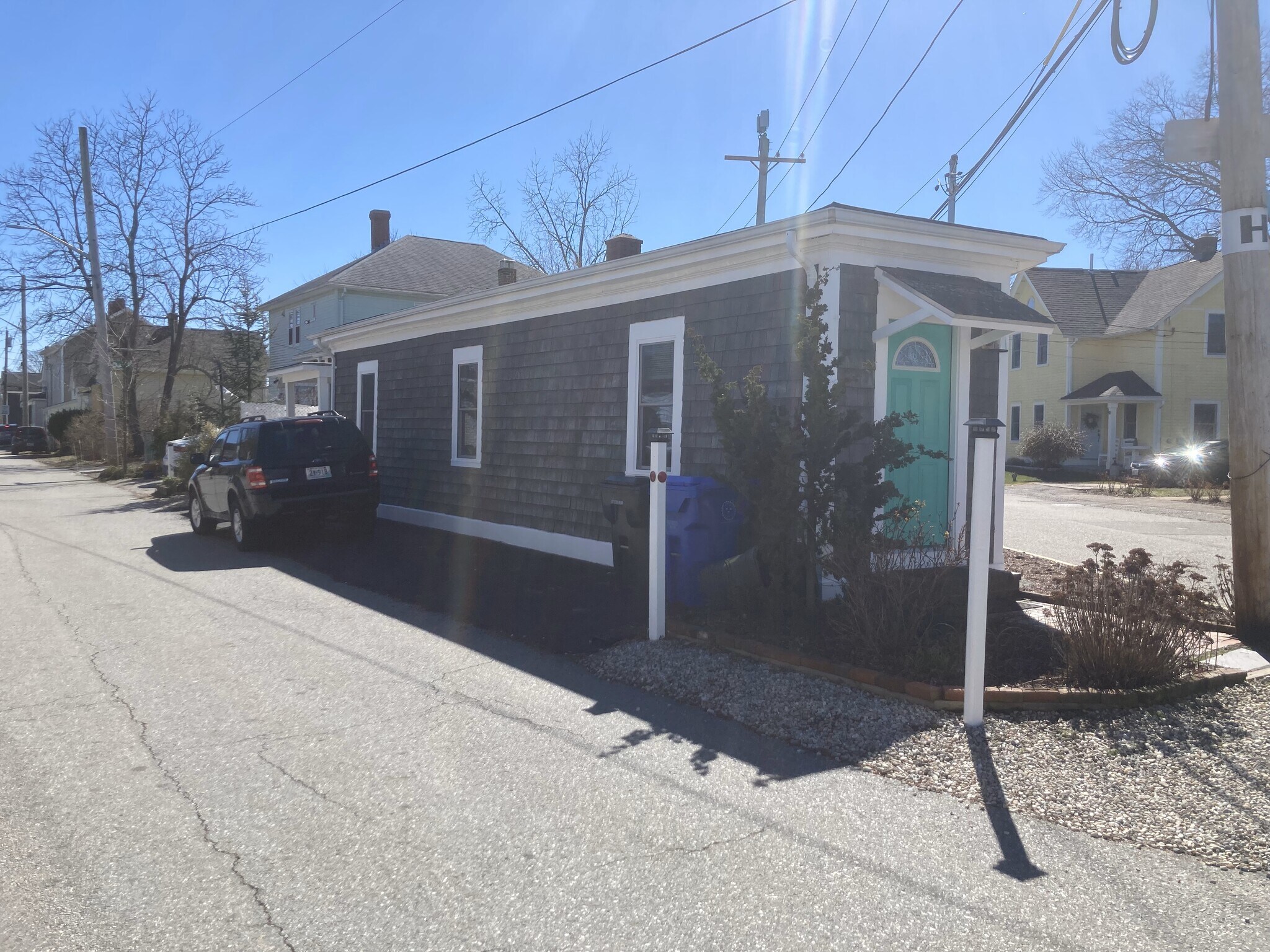 Building Photo - 10 Narragansett Ave