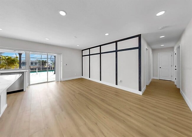 Building Photo - 6511 Santiago Ct