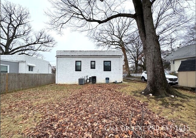 Building Photo - 3717 37th Pl