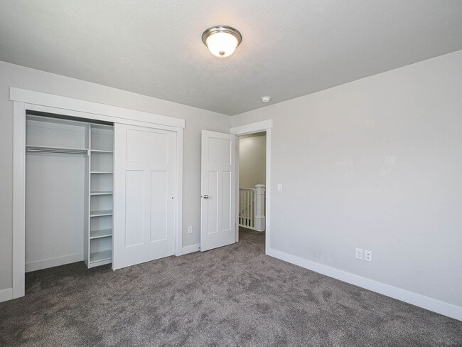 Building Photo - 69 S Serrata Ln