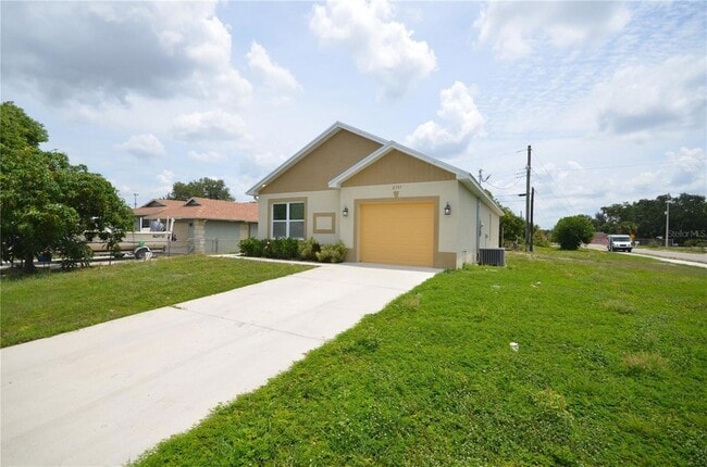 Building Photo - 2197 Davis Ct