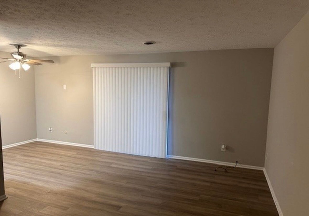 Building Photo - 4360 Inner Circle Dr