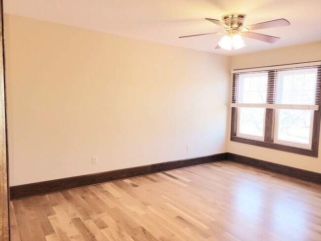 Building Photo - 2166 Arlington Ave