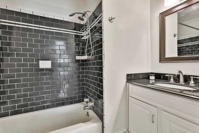 Building Photo - Character-Filled 3BR Home Near Grant Park & Summerhill