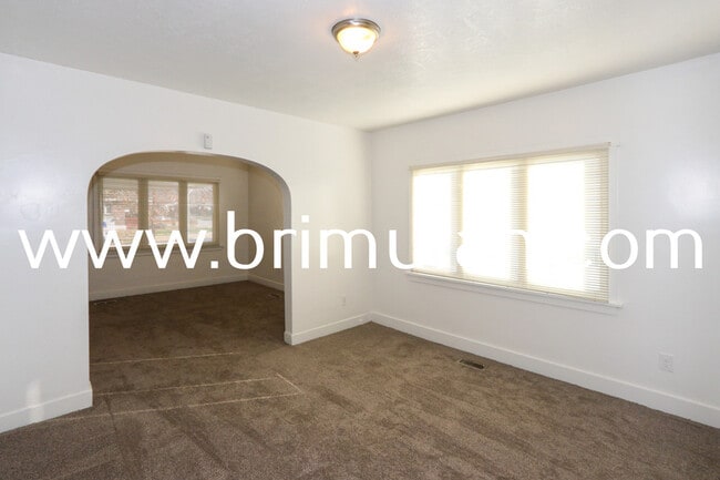 Building Photo - 1470 S 400 E