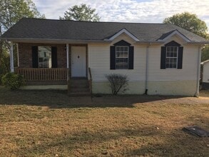 Building Photo - 4 Bedroom 2 bath home off Bell Rd Available !