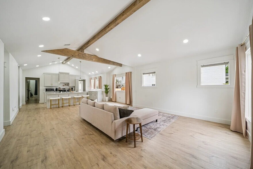 Building Photo - 310 N Rosedale Ave