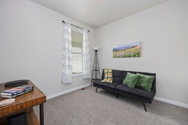 Building Photo - 1138 Crestview Dr