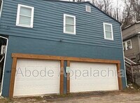 Building Photo - 187 Poplar St