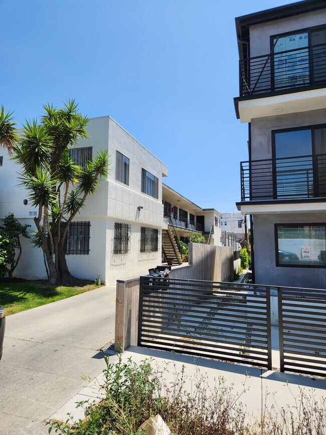 Primary Photo - 4638 St Elmo Dr