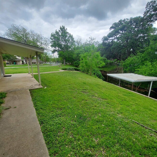 Building Photo - 151 Riverside Dr