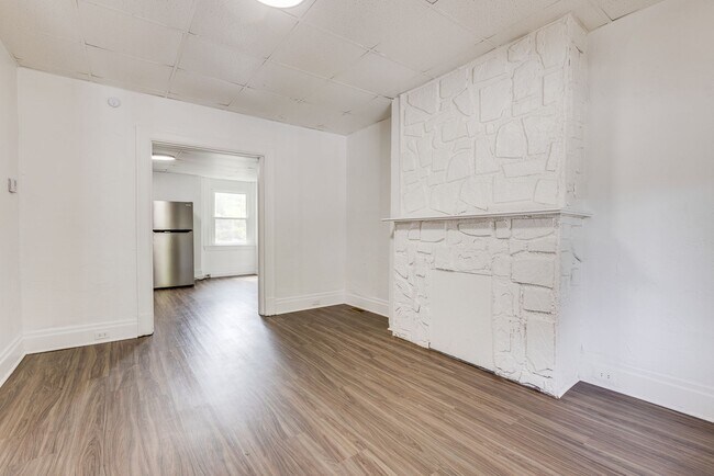 Building Photo - 112 Tecumseh St