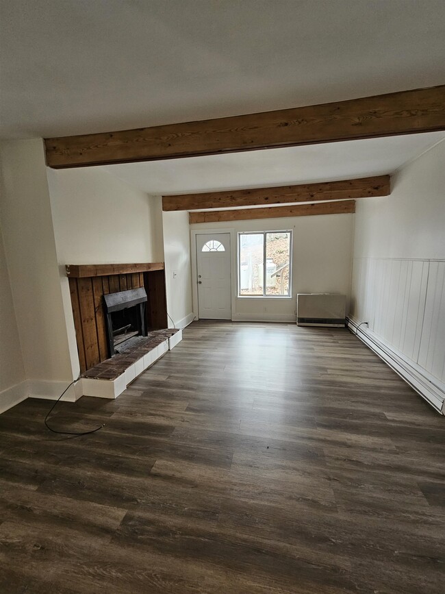 Building Photo - 47 Highland St