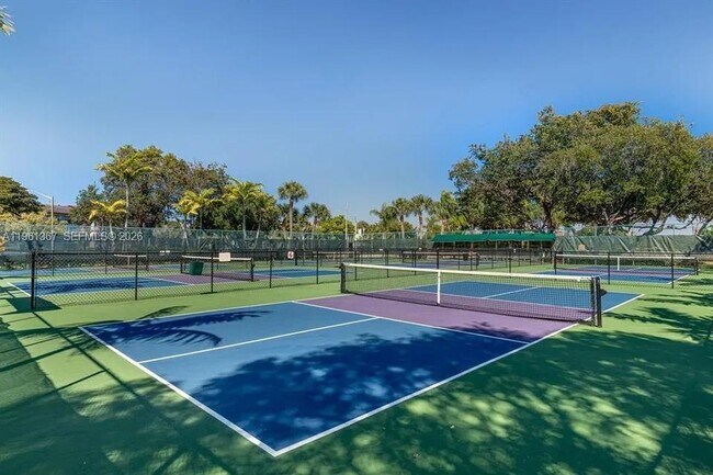 Building Photo - 1400 SW 124th Terrace