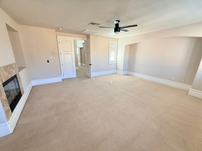 Building Photo - Tuscany Guard Gated Community