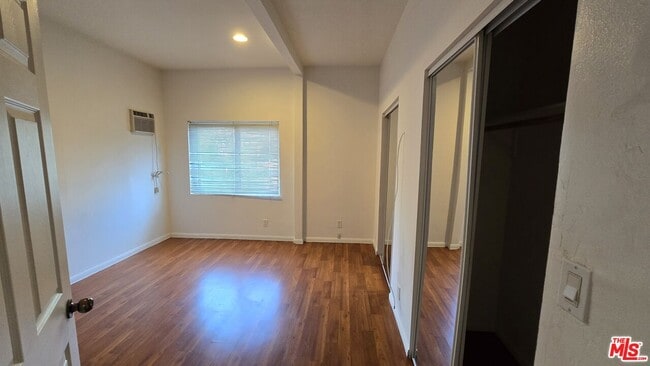 Building Photo - 2773 W 8th St