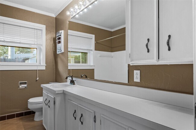 Building Photo - 2210 Nina Lee Ln