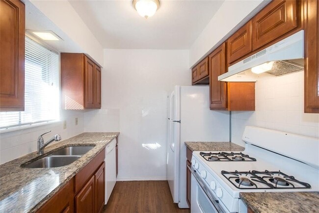 Building Photo - 9007 Little Walnut Pky