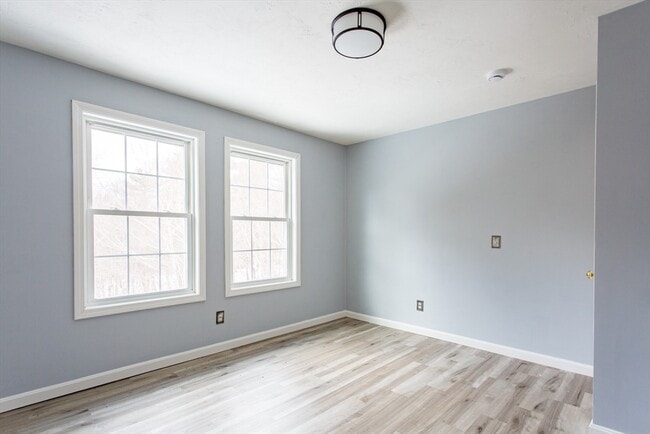 Building Photo - 270 New Braintree Rd