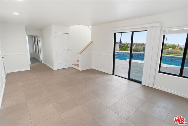 Building Photo - 24124 Mentry Dr