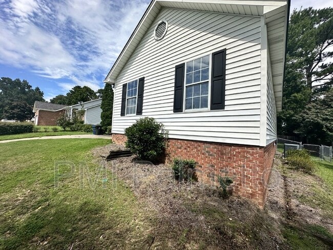 Building Photo - 117 Grimsby Ln
