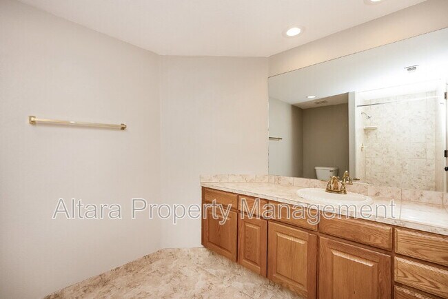 Building Photo - 1825 Starstone Ct