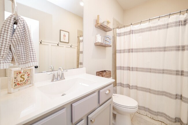 Building Photo - 15426 Hill Country Oaks Ln