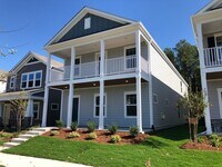 Building Photo - Modern 5 Bed | 3 Bath House in Cary