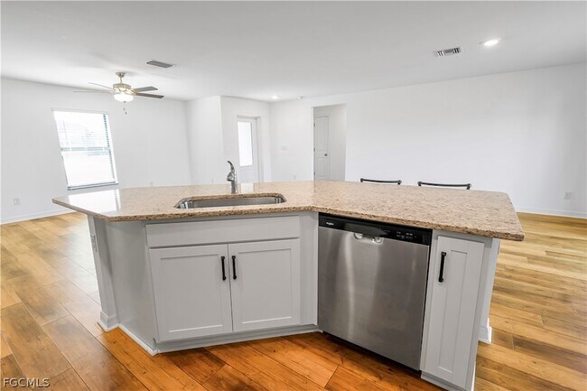 Building Photo - 185 Yager Cir