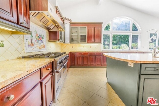 Building Photo - 114 S Layton Dr