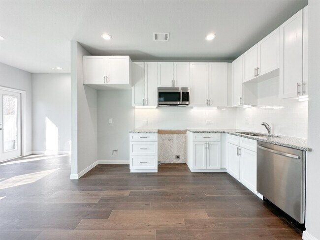 Building Photo - 18813 Luminescent Ln