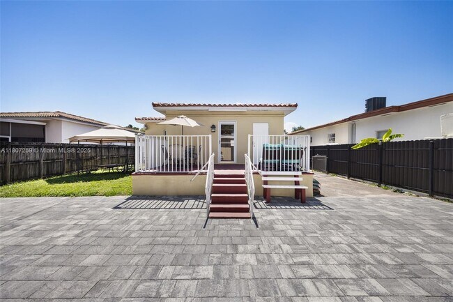 Building Photo - 261 SW 48th Ct