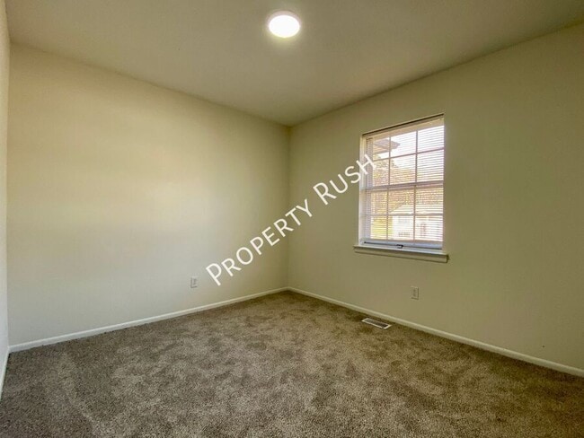 Building Photo - 922 Delores Dr