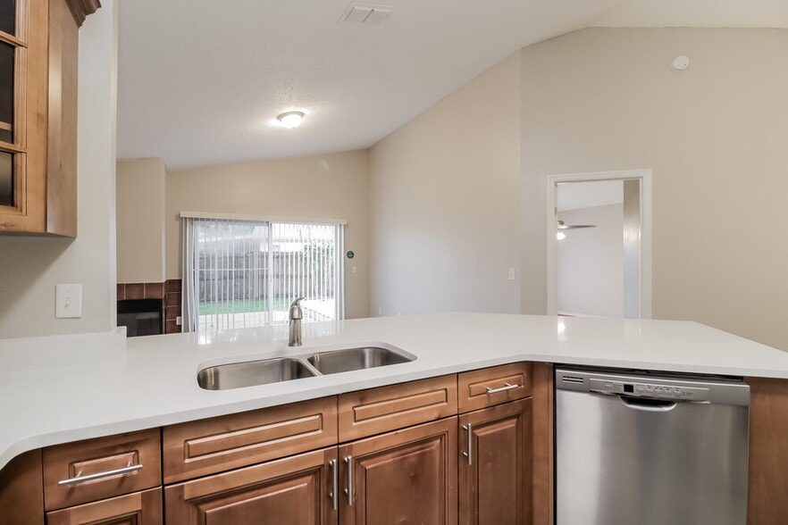 Building Photo - 646 Upperriver Ct