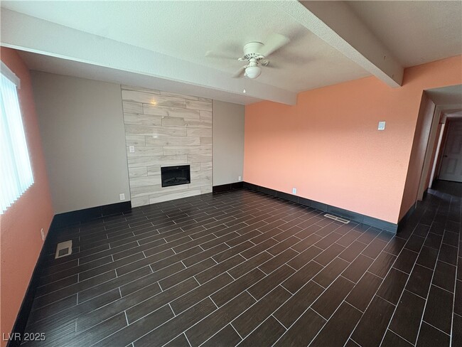 Building Photo - 249 Shoshone Ln