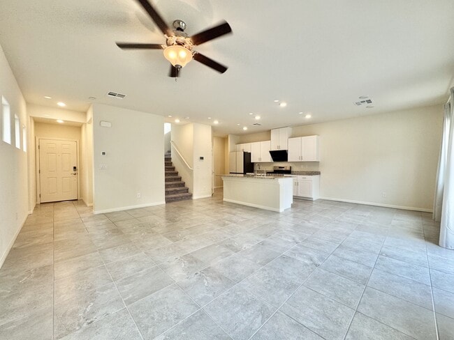 Building Photo - 9227 S Park St