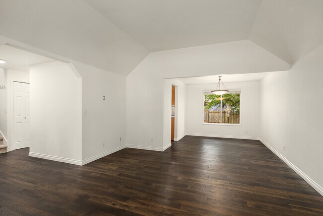 Building Photo - 24105 SE 42nd St