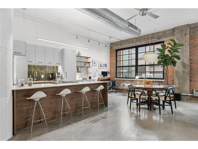 Building Photo - 250 Park Ave