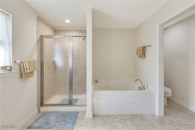 Building Photo - 614 SW 31st Terrace