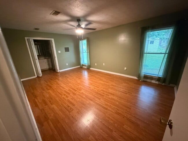 Building Photo - 157 Fern Valley Rd