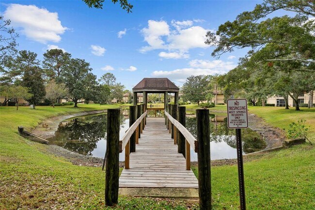 Building Photo - 2693 Sabal Springs Cir