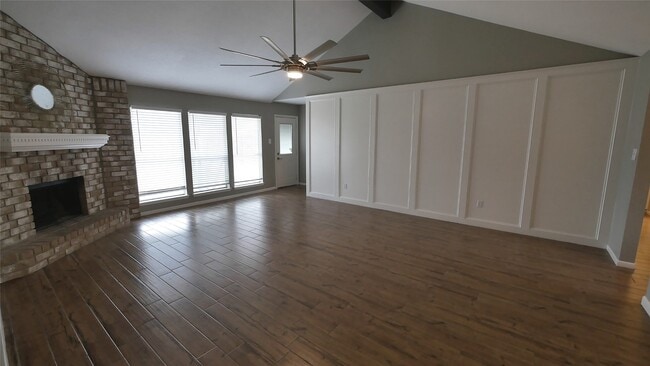 Building Photo - 22014 Grand Forks Dr