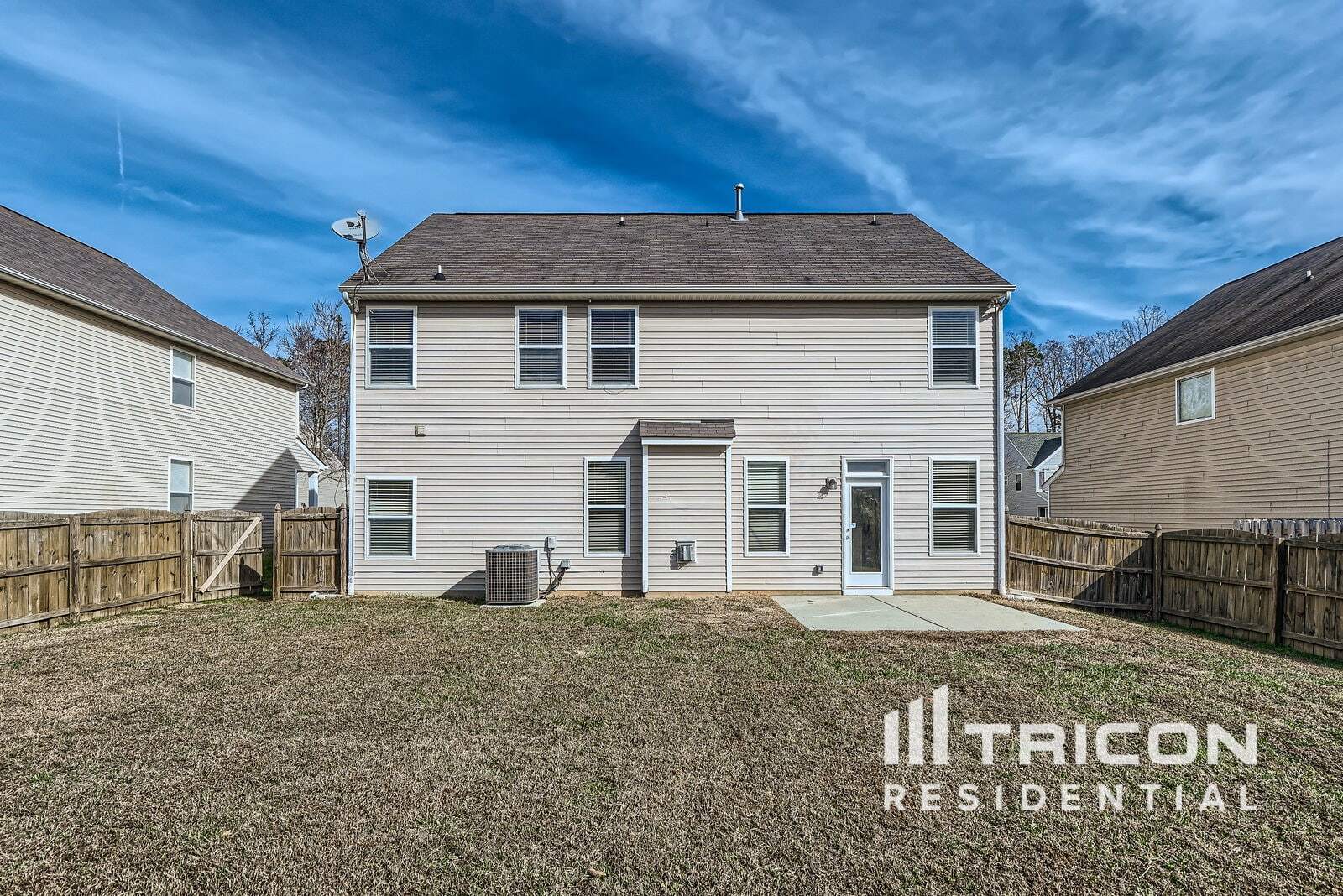Building Photo - 12733 Oakton Hunt Dr