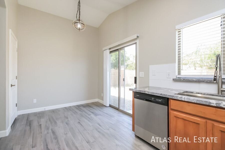 Building Photo - 2472 W Wrangler Way