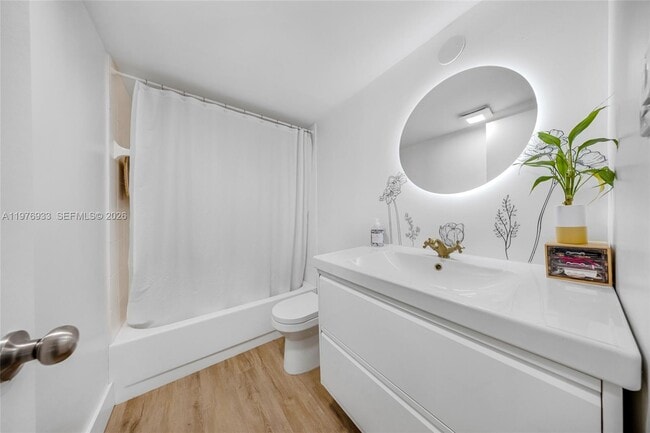 Building Photo - 130 S Cypress Rd