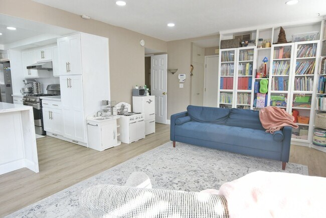 Building Photo - Beautifully Remodeled Blossom Valley 4 Bed...